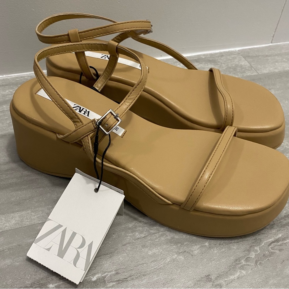 Zara Women's Beige Platform Sandals